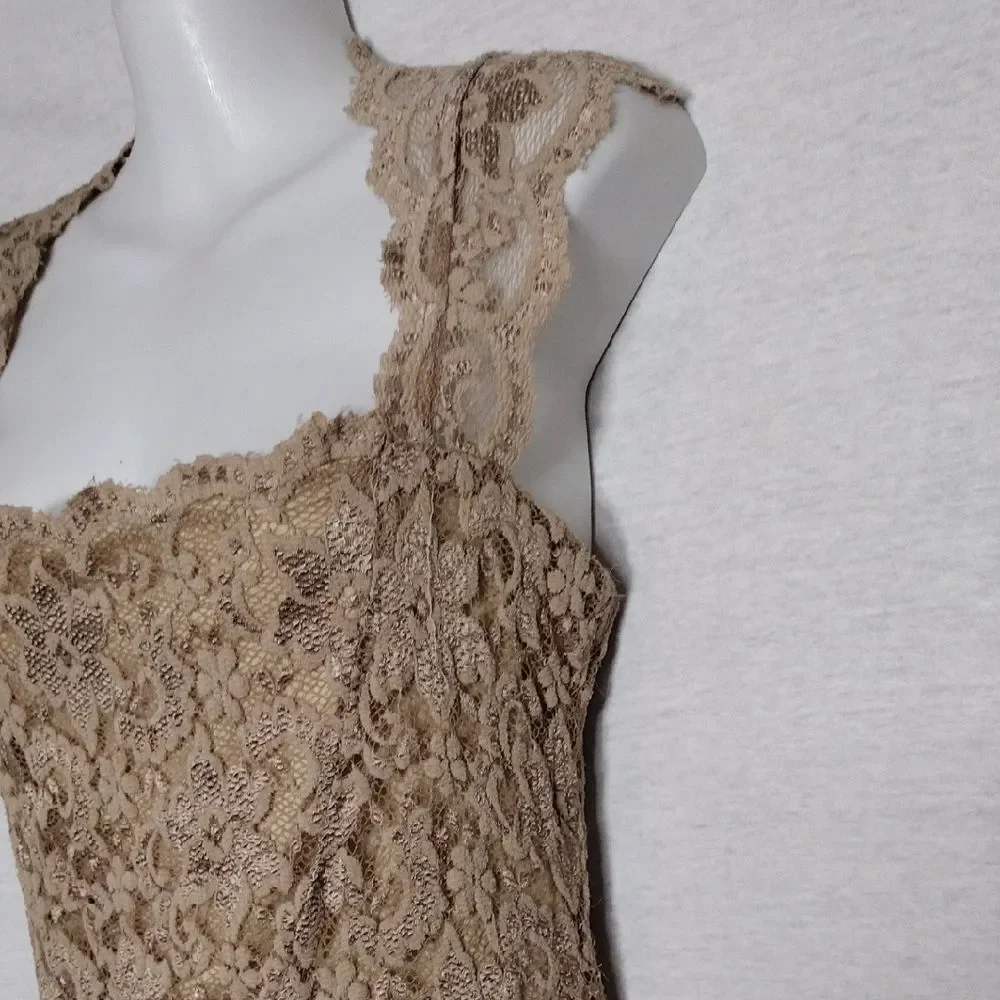 Rubber Ducky Productions Nude/Tan Lace Dress Size Medium